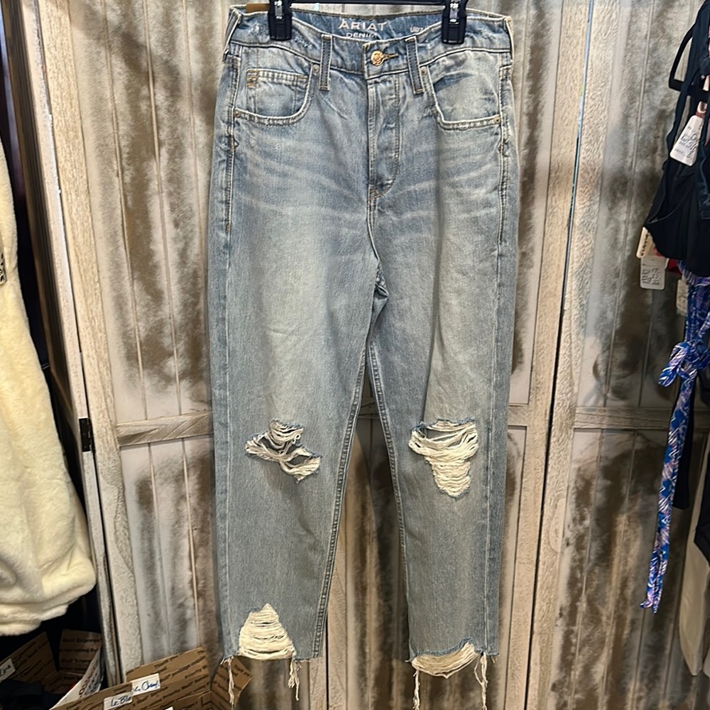 Ariat Distressed Blue Jeans Size 26, tomboy straight